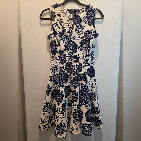 Danny & Nicole Dresses & Skirts - Danny & Nicole Floral Fit Flare Midi Dress Dark Coquette Romantic Regency Size 4